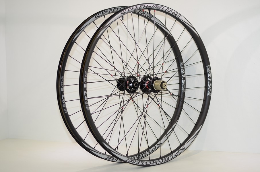 roue artisanale carbone pour le vtt. Roues artisanales pour la pratique du cross-country